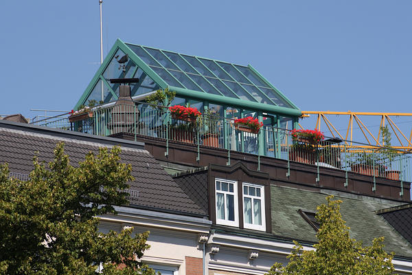 Теплица на крыше частного дома, гаража, на балконе